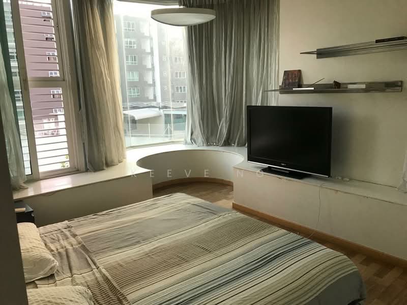 Parc Emily, 5 Mount Emily Road, 2 Bedrooms, 980 sqft, Condominium For Rent, by Keeve Ng, 13954493 - Master Bed Room - PropertyGuru.com.sg