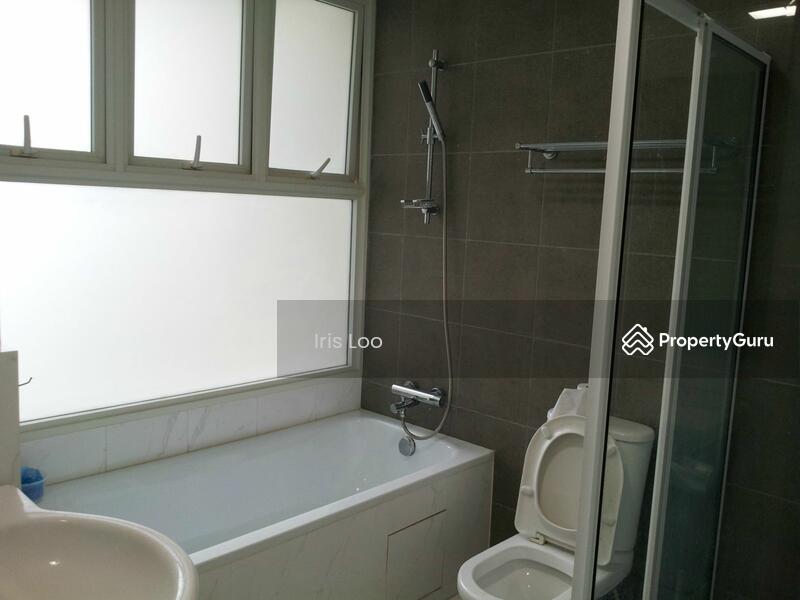 Blossoms @ Woodleigh, 14 Woodleigh Close, 4 Bedrooms, 1,410 sqft, Condominium For Rent, by Iris Loo, 13968036 - Master bedroom toilet - PropertyGuru.com.sg