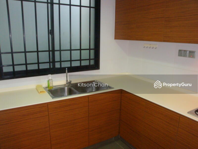 Kitchen cabinet
