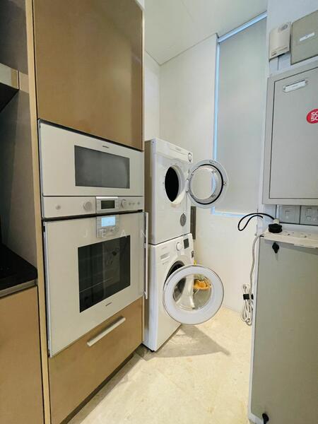 For Rent - 8 Rodyk