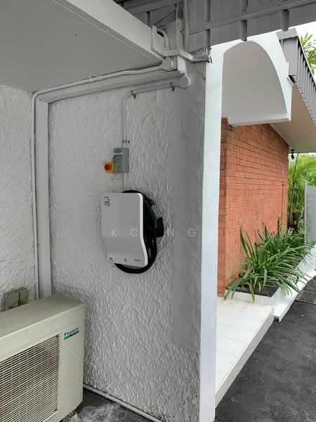 Sunset Avenue off Oriole Crescent, Sunset Avenue, 4 Bedrooms, 4,000 sqft, Bungalow House For Rent, by KC Ng, 14147285 - PropertyGuru.com.sg