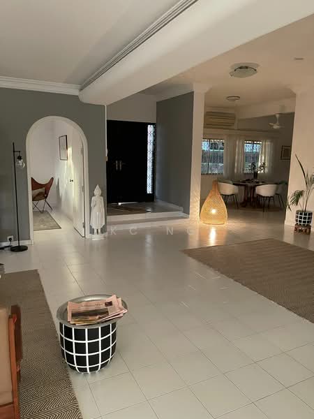 Sunset Avenue off Oriole Crescent, Sunset Avenue, 4 Bedrooms, 4,000 sqft, Bungalow House For Rent, by KC Ng, 14147285 - PropertyGuru.com.sg