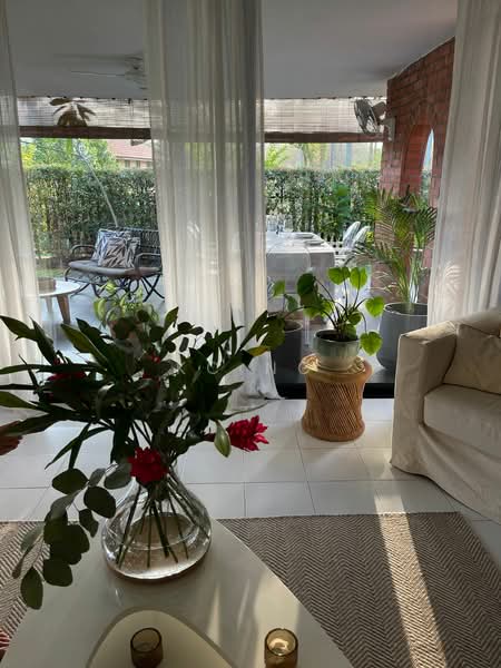 Sunset Avenue off Oriole Crescent, Sunset Avenue, 4 Bedrooms, 4,000 sqft, Bungalow House For Rent, by KC Ng, 14147285 - PropertyGuru.com.sg