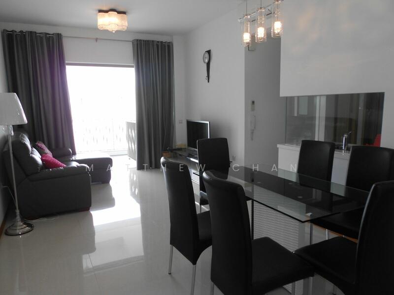 Spacious living and dining area