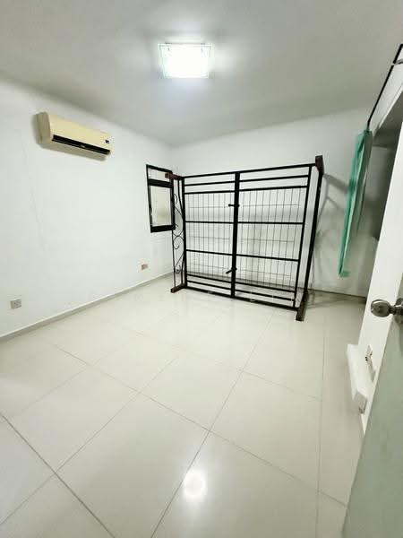 275B Jurong West Street 25, 275B Jurong West Street 25, Boon Lay / Jurong / Tuas, 3 Bedrooms, 1,194 sqft, HDB Flat For Rent, by Serene Lim, 14178069 - Bedroom - PropertyGuru.com.sg