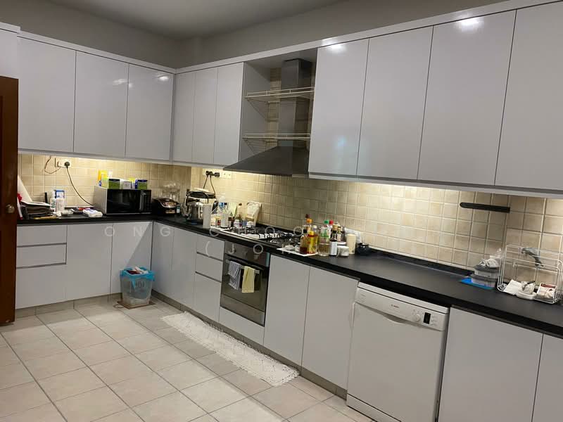 Woodlands - 27 Beechwood Grove, 27 Beechwood Grove, 7 Bedrooms, 6,850 sqft, Bungalow House For Rent, by Ong Choon-Hwa (John), 14304666 - Spacious and functional kitchen - PropertyGuru.com.sg