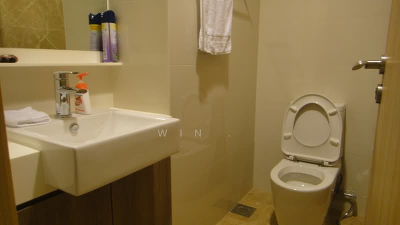 Caspian, 56 Lakeside Drive, 1 Bedroom, 150 sqft, Condominium For Rent, by WIN win, 14454063 - toilet - PropertyGuru.com.sg