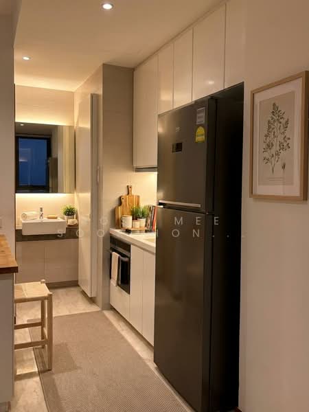 Viz at Holland, 221 Queensway, 2 Bedrooms, 861 sqft, Condominium For Rent, by Rosa Mee Sook Hong Ciupa, 14492944 - PropertyGuru.com.sg
