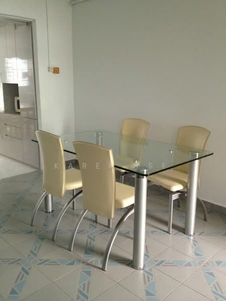308 Bukit Batok Street 31, Bukit Batok St. 31, 3 Bedrooms, 1,100 sqft, HDB Flat For Rent, by Karen Tse, 14565975 - Dinning room - PropertyGuru.com.sg