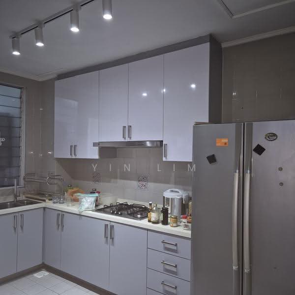 Crescendo Building, 17 Upper East Coast Road, East Coast / Marine Parade, 3 Bedrooms, 1,302 sqft, Apartment For Rent, by Yin Lim, 14570325 - PropertyGuru.com.sg