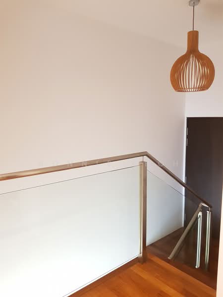 Kuie Pong Loft, 10 Robin Walk, 3 Bedrooms, 1,580 sqft, Condominium For Rent, by Bonnie Yeoh, 14583737 - access to lift lobby from upper level - PropertyGuru.com.sg