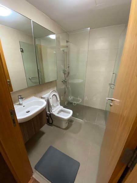 Waterbank at Dakota, 84 Dakota Crescent, Eunos / Geylang / Paya Lebar, 1 Bedroom, 499 sqft, Condominium For Rent, by Jeremias Teo, 14618556 - Bathroom - PropertyGuru.com.sg