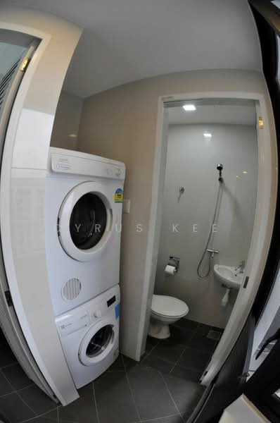 Waterbank at Dakota, 25 Dakota Crescent, 3 Bedrooms, 1,141 sqft, Condominium For Rent, by Cyrus Kee, 14843508 - Yard area - washer, dryer, WC. - PropertyGuru.com.sg