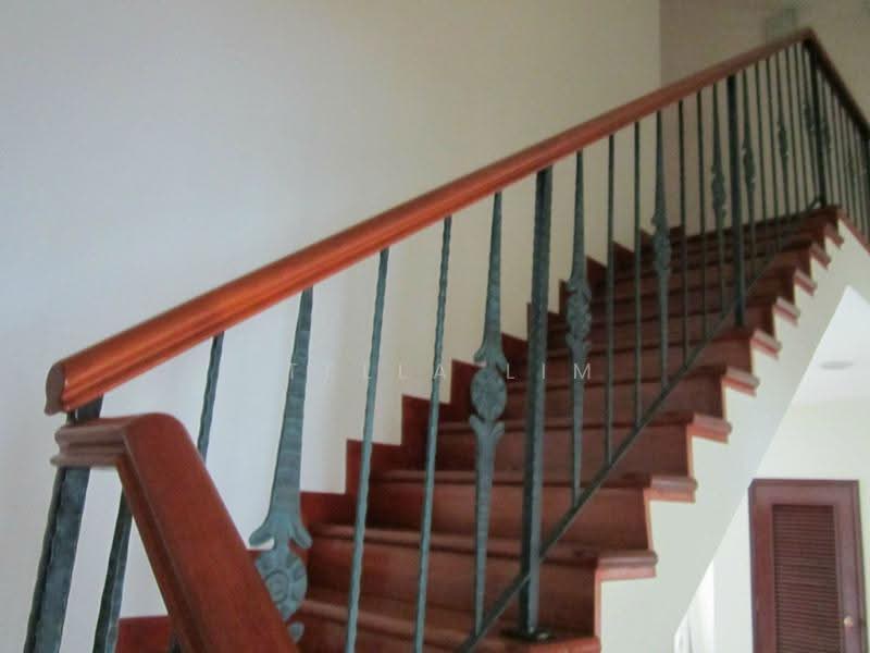Fifth Avenue Condominium, 2 Fifth Avenue, Tanglin / Holland / Bukit Timah, 4 Bedrooms, 2,300 sqft, Condominium For Rent, by Stella Lim, 14914418 - stairways leading to master bedroom - PropertyGuru.com.sg