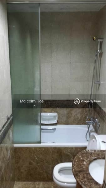 Toilet, Bathtub