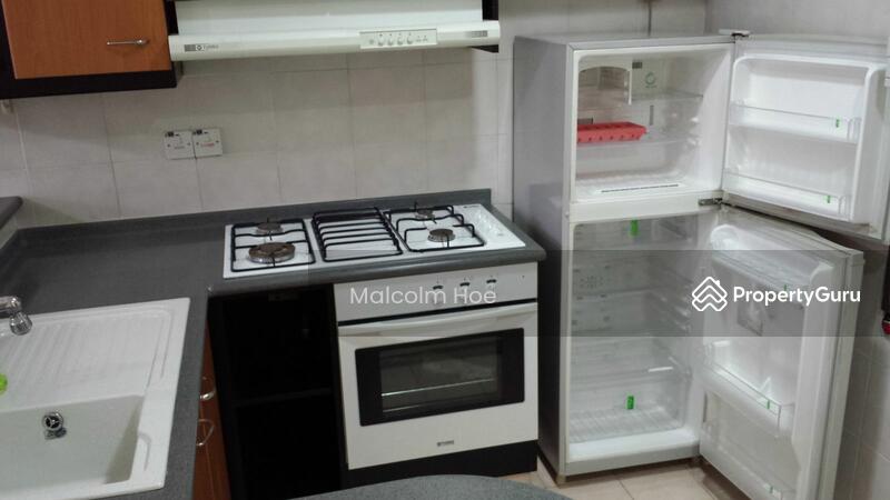 Cooker   Fridge