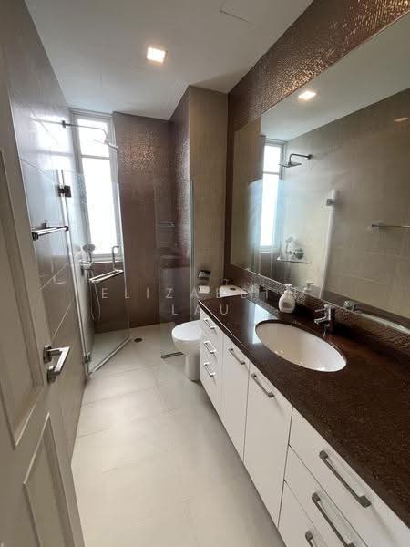 Cavendish Park, 18 Pine Grove, 3 Bedrooms, 1,313 sqft, Condominium For Rent, by Elizabeth Lau, 15050904 - Luxury common bathroom  - PropertyGuru.com.sg