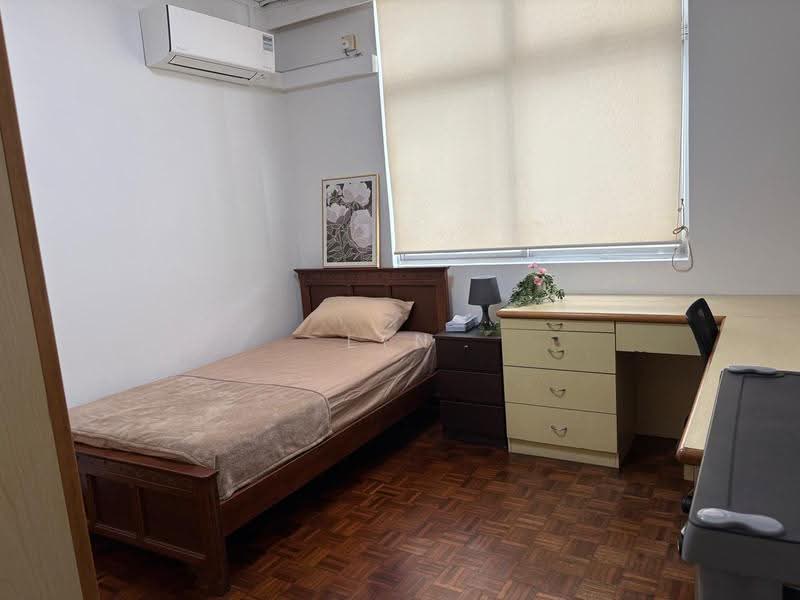 Sherwood Towers, 3 Jalan Anak Bukit, Clementi Park / Upper Bukit Timah, Room Rental, 200 sqft, Apartment For Rent, by Lyn Seow, 15080822 - Bedroom - PropertyGuru.com.sg