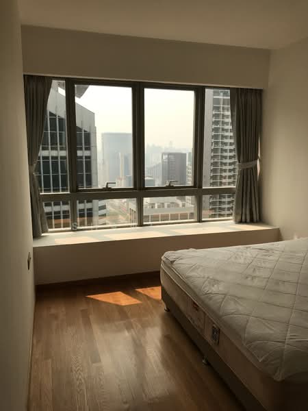 One Shenton, 1 Shenton Way, 2 Bedrooms, 1,119 sqft, Condominium For Rent, by Shane Yeo, 15134248 - Master Bedroom - PropertyGuru.com.sg