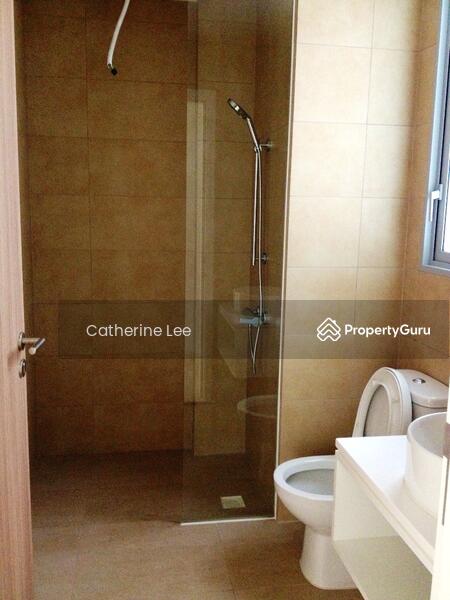 Canberra Residences, 501 Canberra Drive, 2 Bedrooms, 850 sqft, Condominium For Rent, by Catherine Lee, 15141123 - Cozy Common Bath - PropertyGuru.com.sg