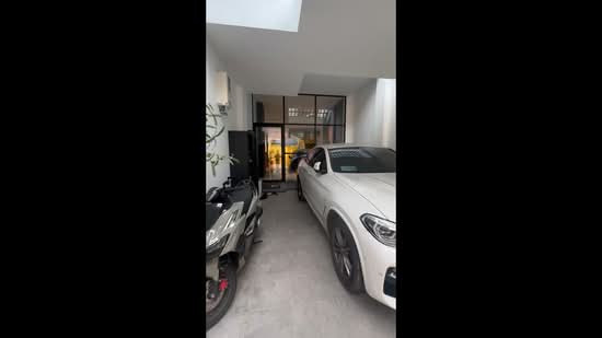 Nhà đẹp mới xây 5 tấm, full nội thất, có thang máy, xe hơi để vào nhà, phường Phú Thuận, TP. HCM