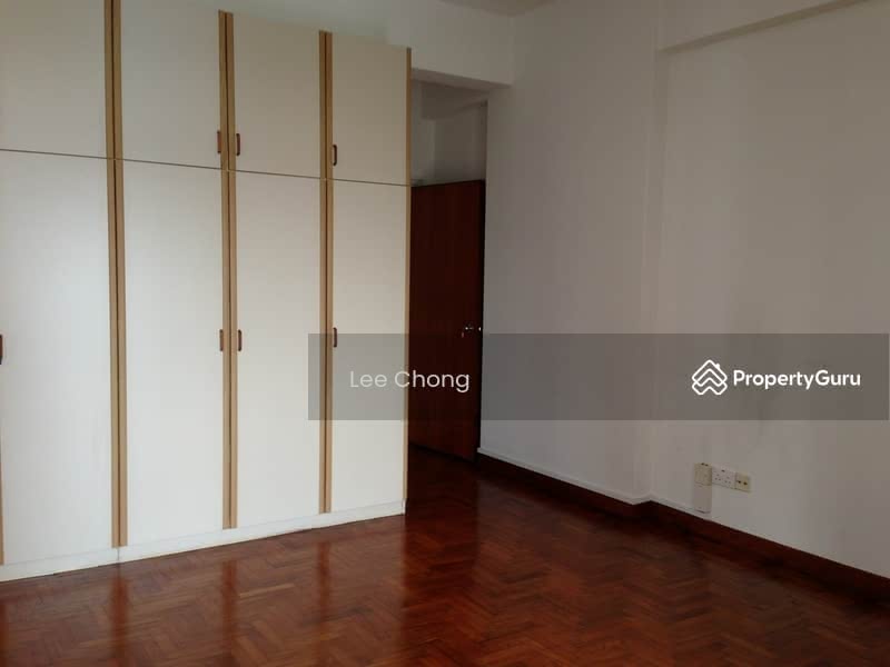 Cashew Heights, 97 Cashew Road, 3 Bedrooms, 1,700 sqft, Condominium For Rent, by Lee Chong, 15281504 - Wardrobe in master bedroom - PropertyGuru.com.sg