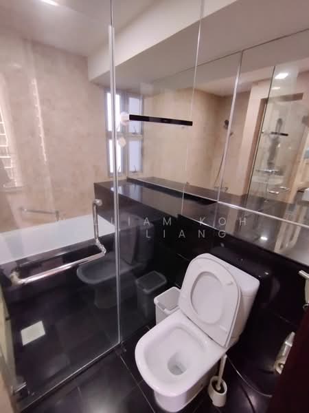 Grandeur 8, 2 Ang Mo Kio Central 3, 3 Bedrooms, 1,227 sqft, Condominium For Rent, by William Koh Chi Liang, 15324104 - Master Bathroom - PropertyGuru.com.sg
