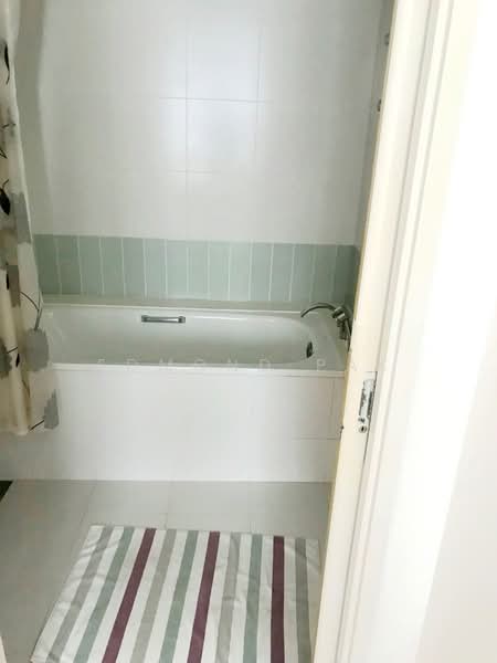 The Sail @ Marina Bay, 2 Marina Boulevard, Boat Quay / Raffles Place / Marina, Room Rental, 300 sqft, Apartment For Rent, by Edmond Pak, 15446868 - PropertyGuru.com.sg