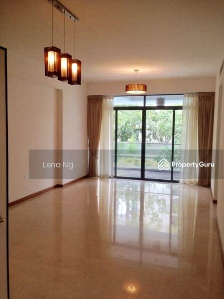 Living and dining spacious 