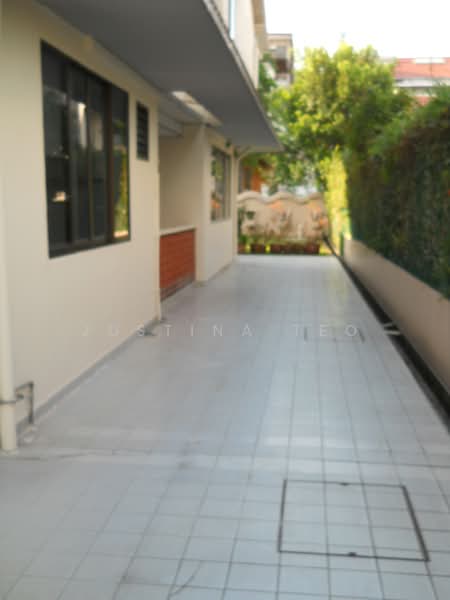 Upper Neram Road, Upper Neram Road, 5 Bedrooms, 2,400 sqft, Semi-Detached House For Rent, by Justina Teo, 15497053 - Outdoor Corridor - PropertyGuru.com.sg