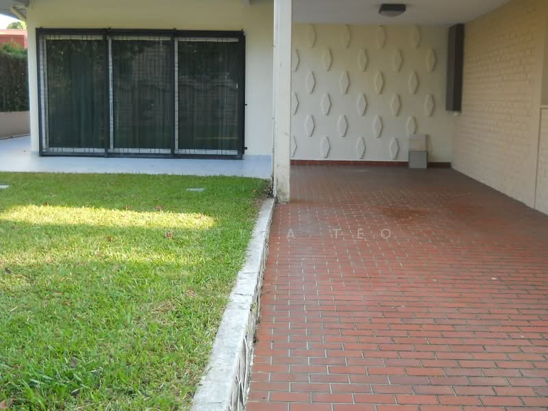 Upper Neram Road, Upper Neram Road, 5 Bedrooms, 2,400 sqft, Semi-Detached House For Rent, by Justina Teo, 15497053 - Driveway - PropertyGuru.com.sg