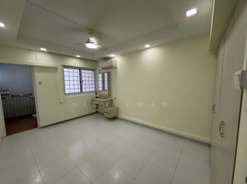 163 Tampines Street 12, 163 Tampines Street 12, 3 Bedrooms, 1,119 sqft, HDB Flat For Rent, by Nick Kwan, 15523521 - Master Bedroom - PropertyGuru.com.sg