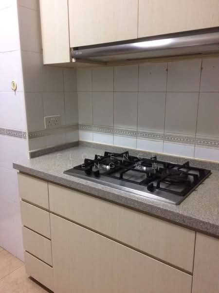 Parc Oasis, 49 Jurong East Avenue 1, 3 Bedrooms, 1,227 sqft, Condominium For Rent, by Florence Zheng Zhen, 15722800 - PropertyGuru.com.sg