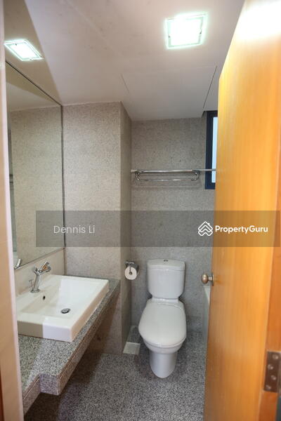 Blue Horizon, 21 West Coast Crescent, 2 Bedrooms, 936 sqft, Condominium For Rent, by Dennis Li, 15732800 - Master Bath - PropertyGuru.com.sg