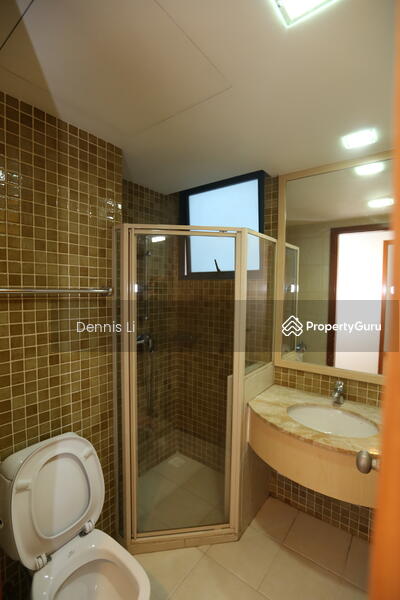 Blue Horizon, 21 West Coast Crescent, 2 Bedrooms, 936 sqft, Condominium For Rent, by Dennis Li, 15732800 - Common Bathroom - PropertyGuru.com.sg