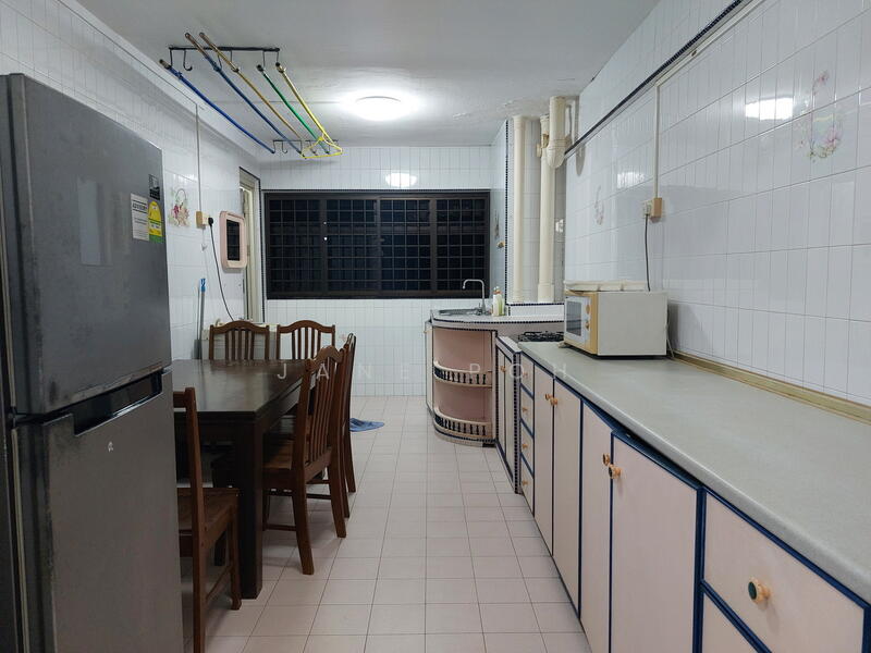 For Rent - 5 Dover Crescent