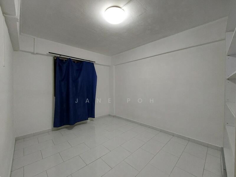 For Rent - 5 Dover Crescent