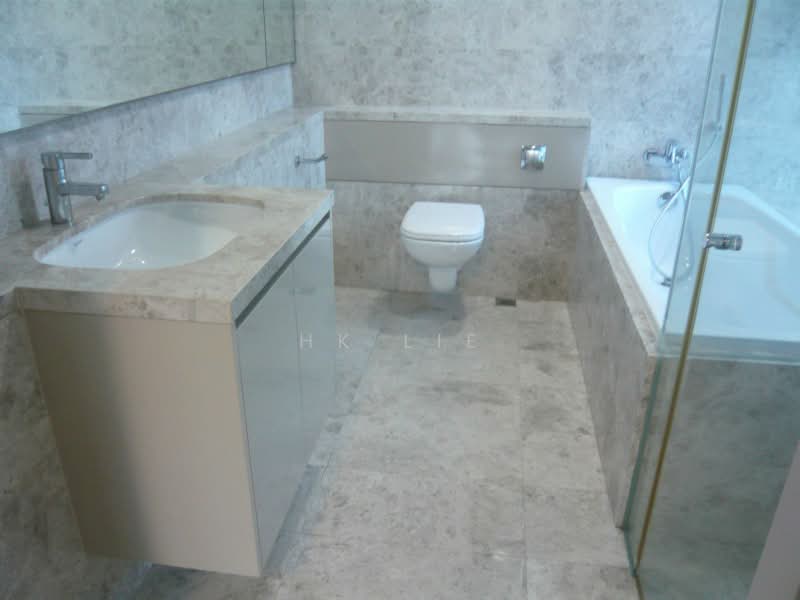 Optima @ Tanah Merah, 88 Tanah Merah Kechil Avenue, 4 Bedrooms, 1,430 sqft, Apartment For Rent, by HK LIE, 16453777 - Master bathroom - PropertyGuru.com.sg