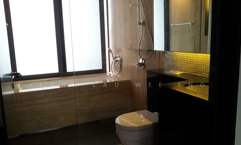 Goodwood Residence, 261 Bukit Timah Road, 2 Bedrooms, 1,119 sqft, Condominium For Rent, by Jenny Lau Wee Eng, 16461820 - Master Bathroom - PropertyGuru.com.sg