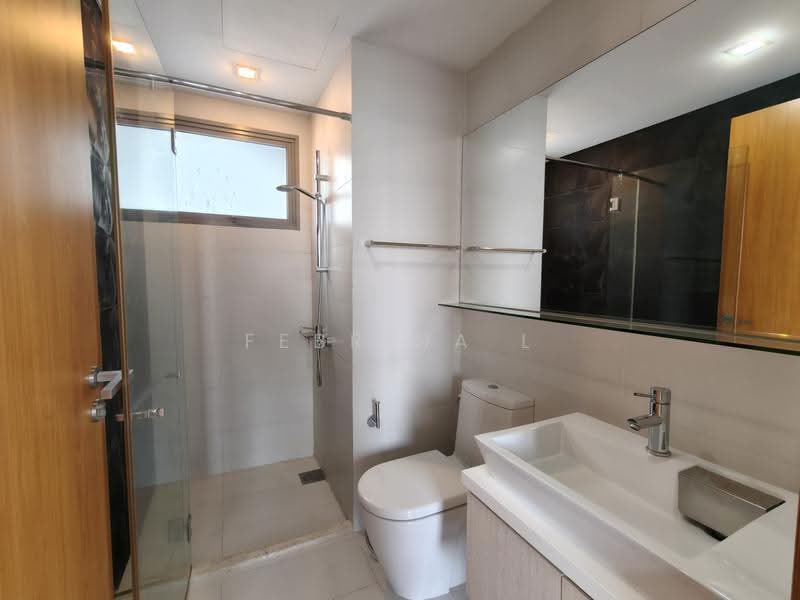 Vista Residences, 26 Jalan Datoh, Balestier / Toa Payoh, 2 Bedrooms, 904 sqft, Condominium For Rent, by Febrina L, 16484319 - Common bathroom - PropertyGuru.com.sg