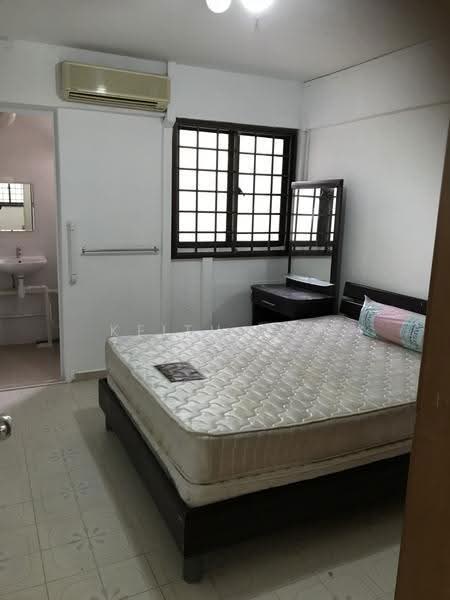 136 Bukit Batok West Avenue 6, 136 Bukit Batok West Avenue 6, Dairy Farm / Bukit Panjang / Choa Chu Kang, 2 Bedrooms, 882 sqft, HDB Flat For Rent, by Keith Toh, 16678444 - Master Room - PropertyGuru.com.sg