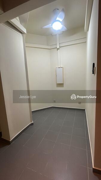 Parc Oasis, 41 Jurong East Avenue 1, 3 Bedrooms, 1,227 sqft, Condominium For Rent, by Jessie Lye, 16697205 - PropertyGuru.com.sg