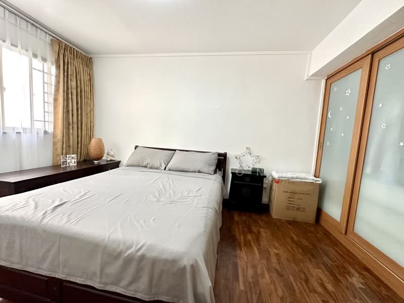 Holland Village MRT Great Condition 2 plus utility, Holland Close, 2 Bedrooms, 743 sqft, HDB Flat For Rent, by Ivan Chong, 16878697 - Sizable master bedroom with ensuite bathroom - PropertyGuru.com.sg