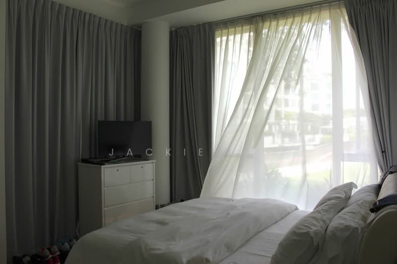 Reflections at Keppel Bay, 1 Keppel Bay View, 3 Bedrooms, 1,733 sqft, Condominium For Rent, by Jackie Ang, 17173872 - master bedroom with ensuite - PropertyGuru.com.sg
