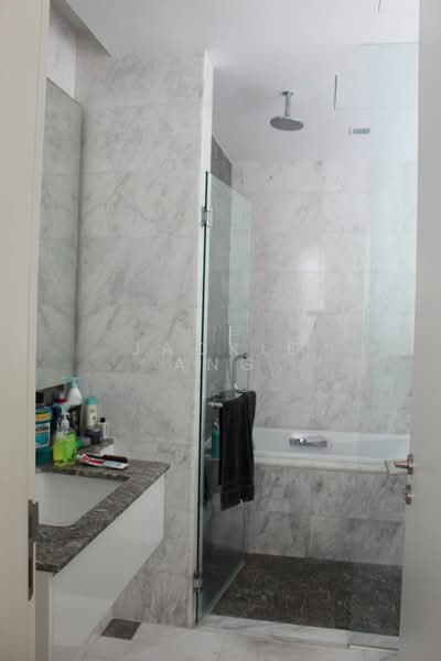 Reflections at Keppel Bay, 1 Keppel Bay View, 3 Bedrooms, 1,733 sqft, Condominium For Rent, by Jackie Ang, 17173872 - junior bathroom - PropertyGuru.com.sg