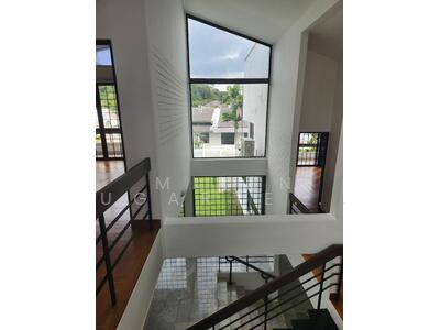 For Rent - Queen Astrid Park