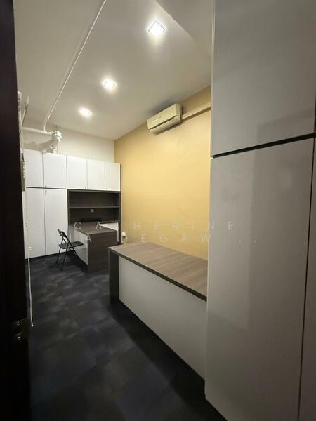 Oxley BizHub, 61 Ubi Road 1, 2,948 sqft, Light Industrial (B1) For Sale, by Catherine Lia Degawidjaja, 17232059 - CommercialGuru.com.sg