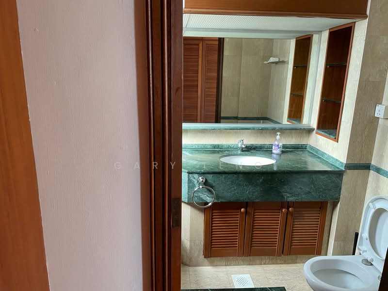 Holland Peak, 27 Holland Hill, 3 Bedrooms, 1,474 sqft, Condominium For Rent, by Gary Teng, 17266790 - Toilet - PropertyGuru.com.sg