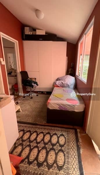 Everton Road, 25 Everton Road, 3 Bedrooms, 3,500 sqft, Conservation House For Rent, by Renee Lim, 17302217 - Helper's area with her bathroom - PropertyGuru.com.sg