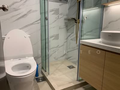 For Rent - UE Square